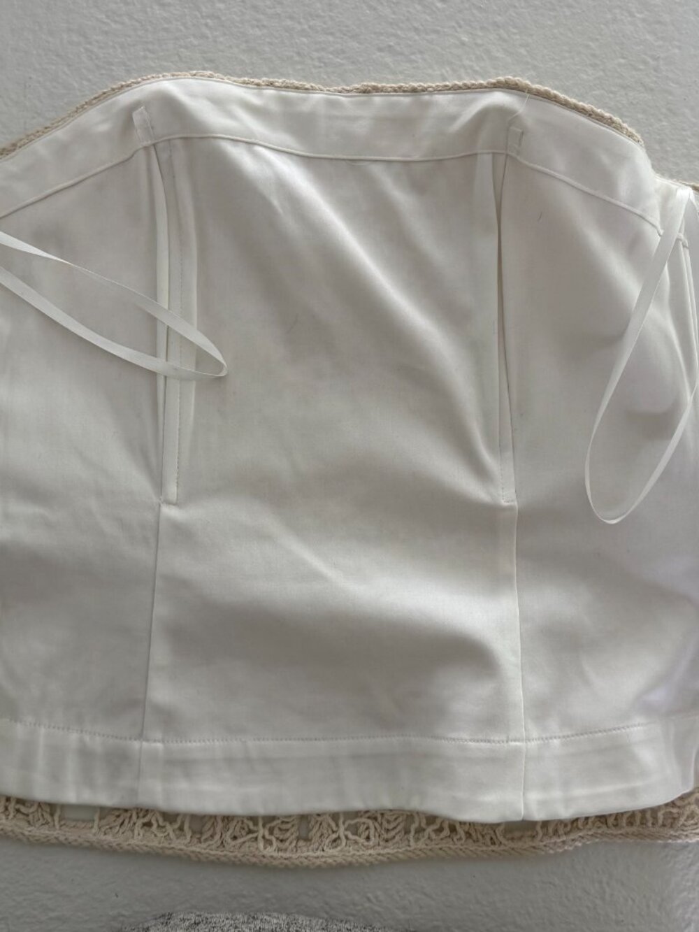 White House Black Market Cream Crochet Strapless Top Size 2 - Picture 7 of 7
